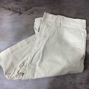 Gap men’s white shorts